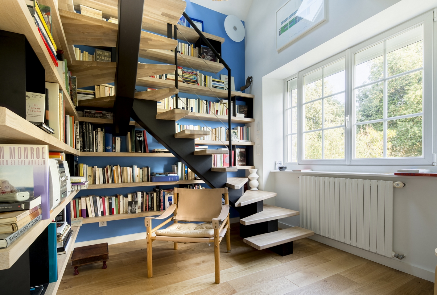 Rénovation d'une villa à Pornichet avec création d'un escalier-bibliothèque